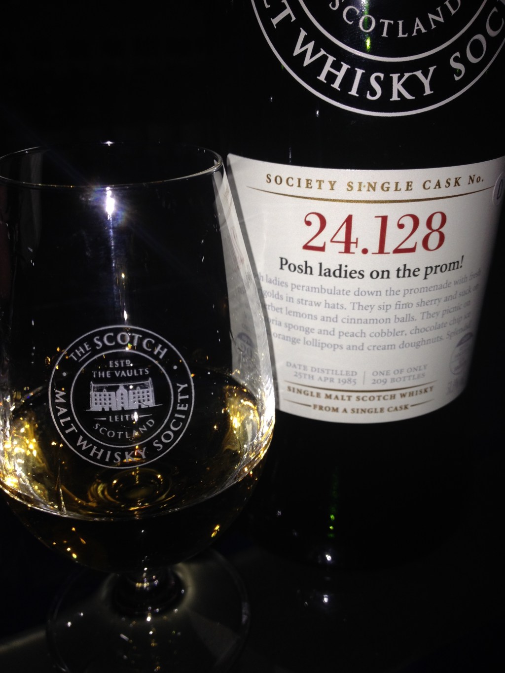 SMWS 24.128 Posh ladies on the&nbsp;prom!